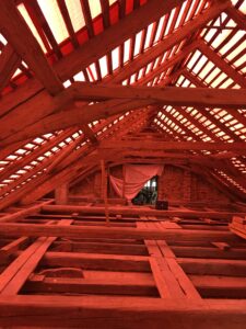 Střecha synagogy, pohled od západu